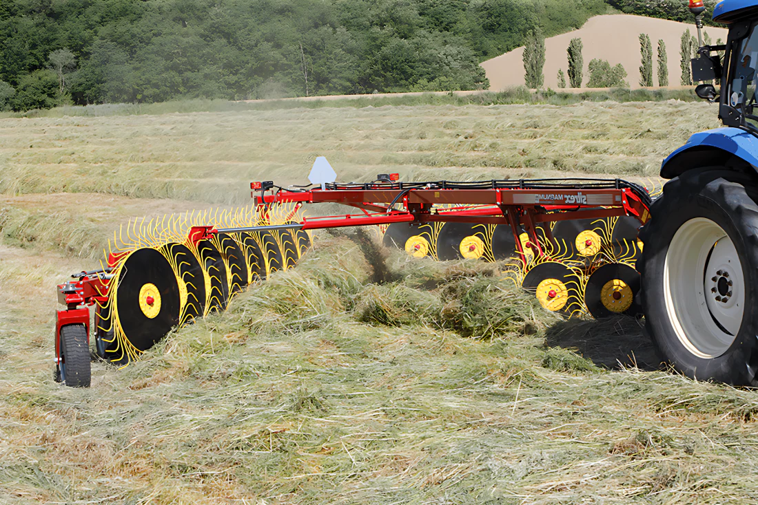 Finger-wheel hay rake