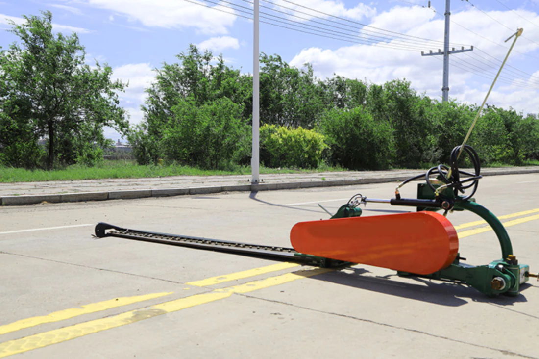 Suspended single-blade lawn mower
