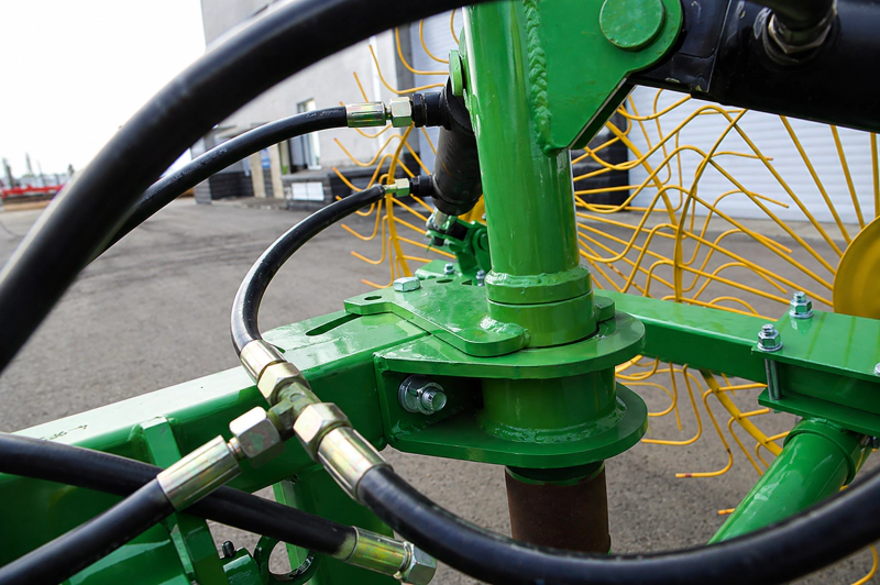 Tedder tines